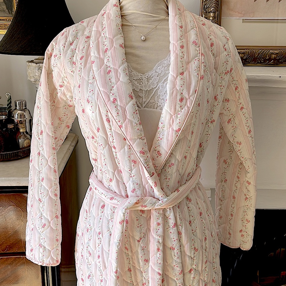 Vintage Jennifer Dale Quilted Cottagecore Dressing Gown Size S